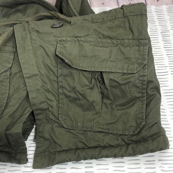 Altar’s State vest - Picture 3 of 9